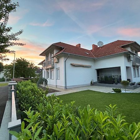 Villa Tara Buek Exterior foto